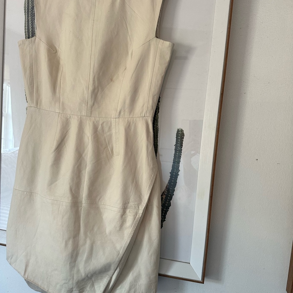 Trina Turk Cream Leather Sleeveless Dress with Black Trim - Picture 3 of 16